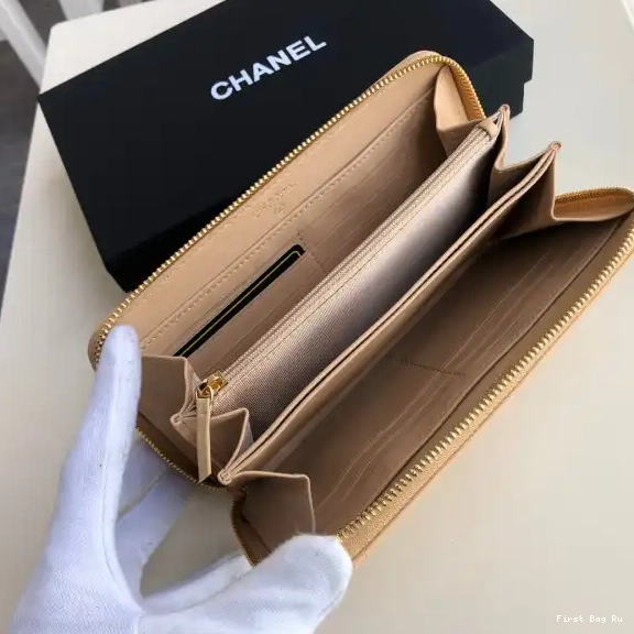 First Bag Ru ZIPPED WALLET 19 CHANEL 0516